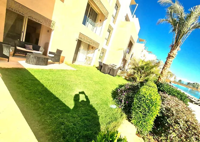 Fabulous Sea View 1 Bedroom & Private Garden To The Pool At Mangroovy Apartman