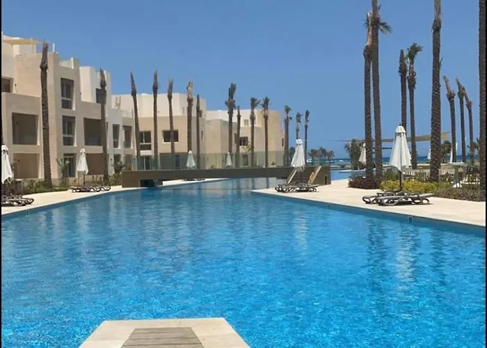 Fabulous Sea View 1 Bedroom & Private Garden To The Pool At Mangroovy Apartman