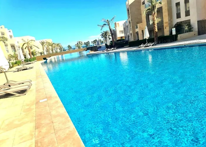 Fabulous Sea View 1 Bedroom & Private Garden To The Pool At Mangroovy *