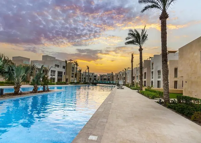 Fabulous Sea View 1 Bedroom & Private Garden To The Pool At Mangroovy