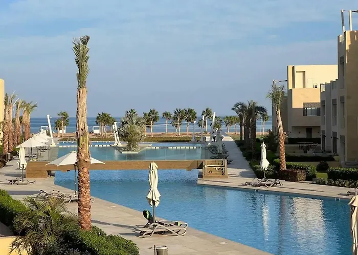 Fabulous Sea View 1 Bedroom & Private Garden To The Pool At Mangroovy * Gurdaka