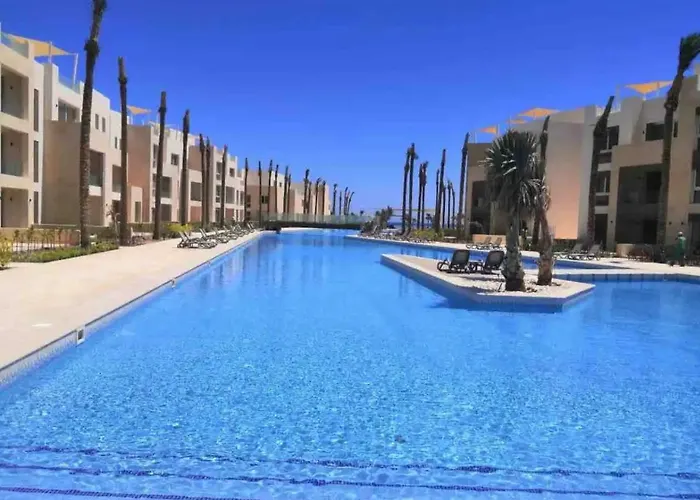 Apartman Fabulous Sea View 1 Bedroom & Private Garden To The Pool At Mangroovy *